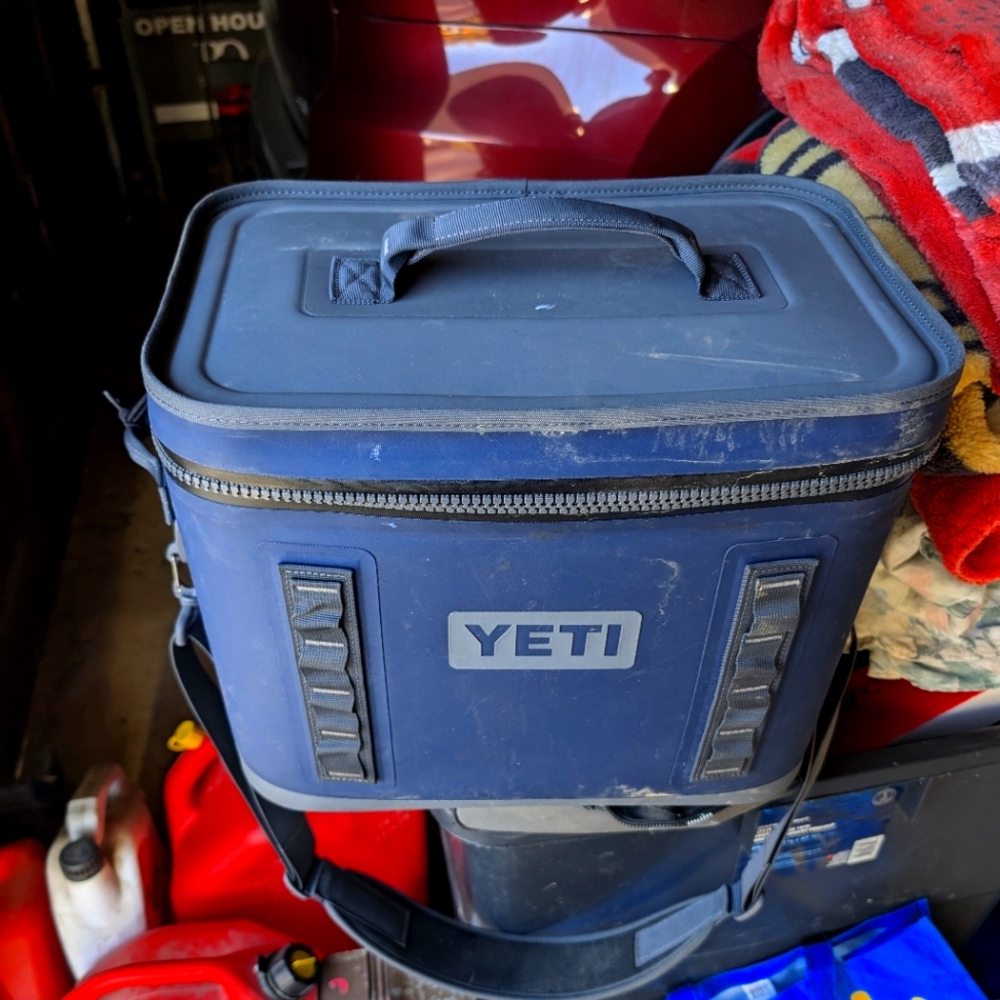 Yet Hopper 18 Cooler Bag